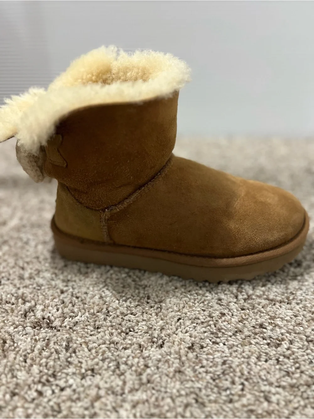 UGG Women’s Classic Short Boot - Chestnut with Cream Shearling